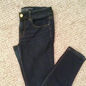 American Eagle • Dark Wash • Jegging • Size 6 EUC